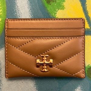 Tory Burch card case. In excellent condition!